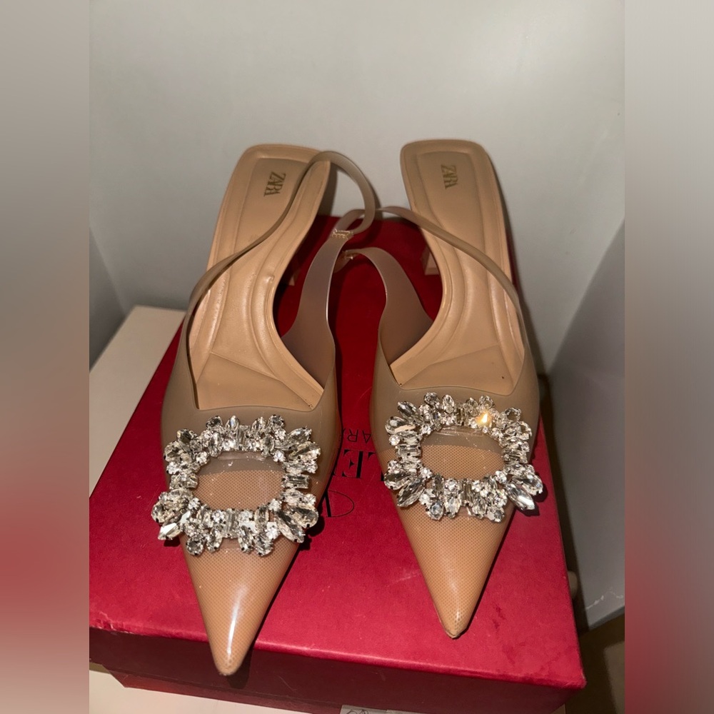 Zara ‘Carrie’ manolo inspired shoe. 39